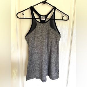 Old Navy - S Athletic Tank w Built in Bra Lining